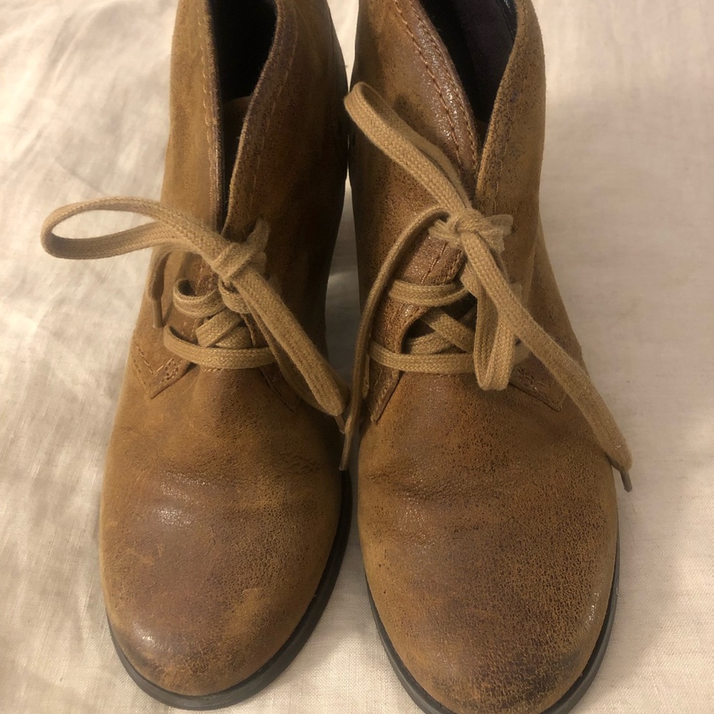 Clarks Artisan suede laced booties